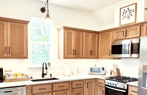 Gray's Creek Casa | Memphis Outskirts, Safe, Private, Quiet Guesthouse, Executive Stays