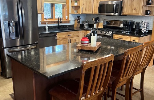 Minocqua Casa | Eagle Bay Getaway. On Minocqua Chain of Lakes 4bed 3bath with optional pontoon.