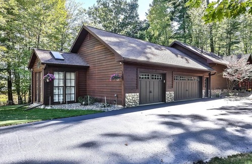 Minocqua Casa | Eagle Bay Getaway. On Minocqua Chain of Lakes 4bed 3bath with optional pontoon.