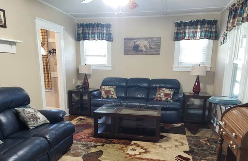 Eagle Bay Cabina | Unique Eagle Bay Cottage
