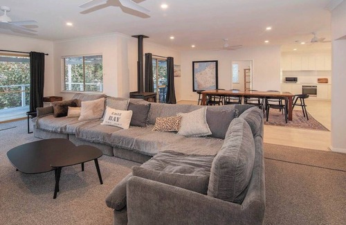 Naturaliste Casa | Eagle Bay Summerhaus - over the road from beach