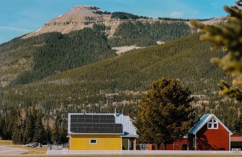 Nordegg Casa | Eagle - Cozy Tiny Home With Mountain Views