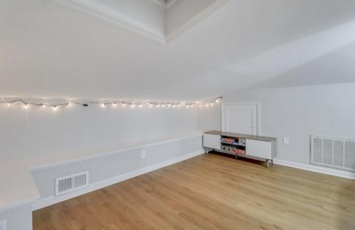 Statesboro Apartamento | Eagle Creek Loft - Close to Shops Food GSU