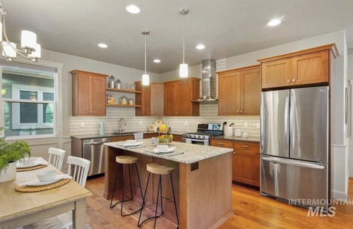 Eagle Casa | Eagle Four Seasons! Best location and greenbelt access.