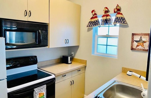 Ahwahnee Casa | Eagle Nest/River Views/Hot Tub/Games/Sleeps 6