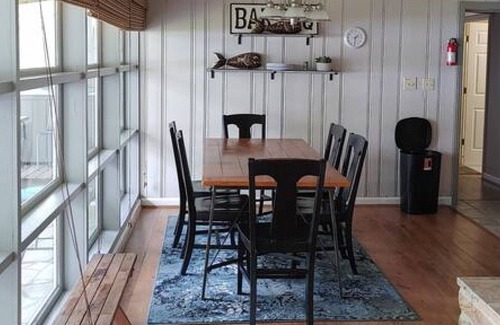 Rockwood Casa | Eagle Point with a flat yard that has it all! Perfect multi-generational vacation home!