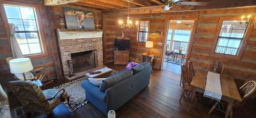 Morris Chapel Casa | Eagle's Bluff Cabin