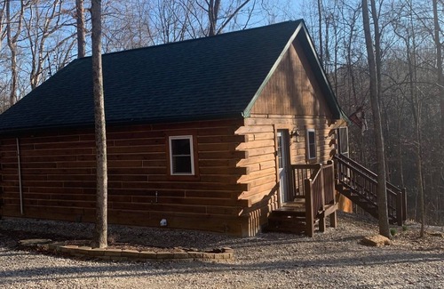Birdseye Cabina | Eagle's Landing - 1-bedroom cabin plus sleeping loft minutes from Patoka Lake