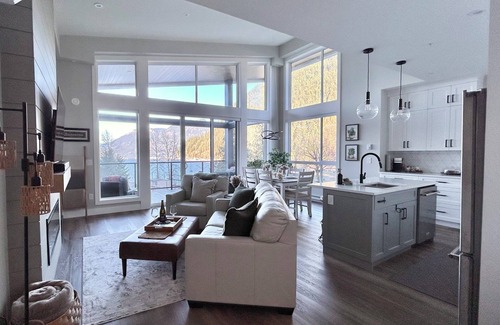 Harrison Hot Springs Condominio | Eagle's Nest - Penthouse Condo w/ spectacular Harrison Lake & Mountain Views