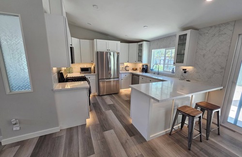 Bradley Casa | Eagle's Nest is a 40-acre Lake Nacimiento Modern Living, Eagle's Nest, an exclusive, hidden gem idea
