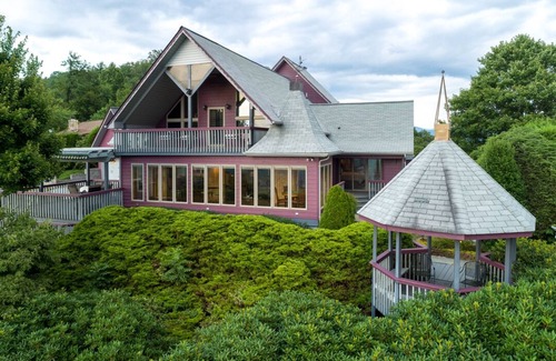 Whittier Casa | Eagle's Nest Lodge and Apts