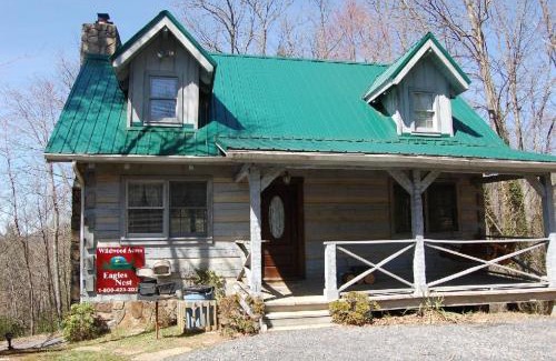 Cosby Casa | Eagle's Nest