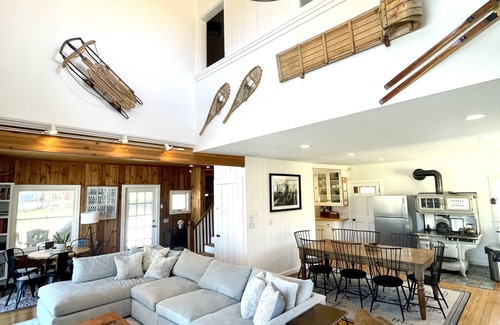 North Conway Casa | Eagle's View- modern farmhouse, central location, stunning Mt. Washington Views!