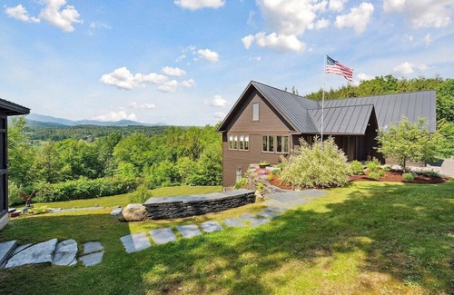Lower Village Casa | Eagle's View Stowe