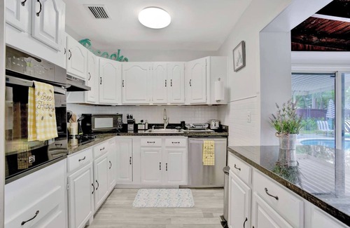 Florida North Atlantic Coast Casa | Eagle's Way: Firepit, Heated Pool, Sunroom Near BEACH!