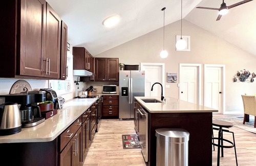 Belfair Casa | Eagle View Waterfront Retreat in Belfair, Hood Canal with King Beds, kayaks