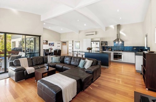 Eagle Bay Casa | Eagle Vista Beachside Bliss with Bushland Serenity
