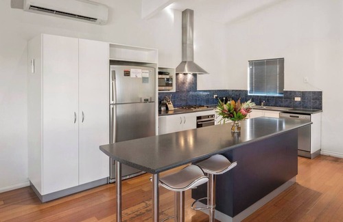 Eagle Bay Casa | Eagle Vista Beachside Bliss with Bushland Serenity