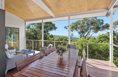 Eagle Bay Casa | Eagle Vista Beachside Bliss with Bushland Serenity