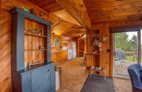 Rangeley Cabina | Eagles Cove with kayaks, paddle boat, fire pit, pet friendly