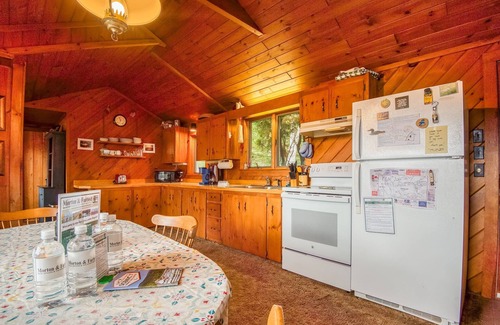 Rangeley Cabina | Eagles Cove with kayaks, paddle boat, fire pit, pet friendly