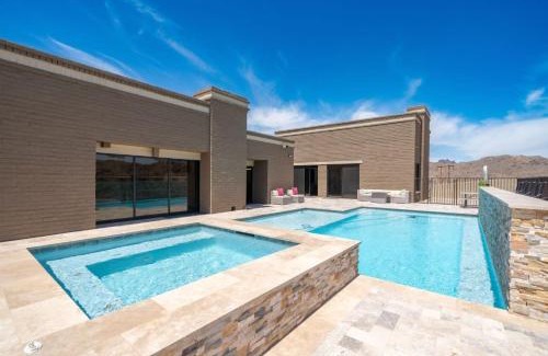 Parker Strip Casa | Eagles Lair, Poolside Luxury!