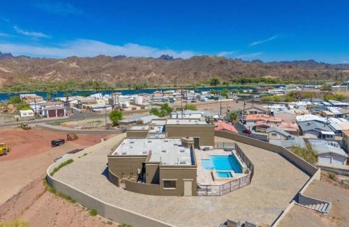 Parker Strip Casa | Eagles Lair, Poolside Luxury!