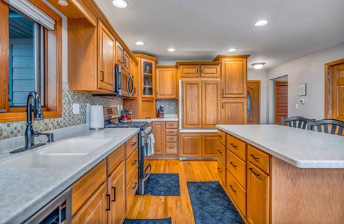 De Soto Casa | Eagles Landing Sleeps 15 HOT TUB