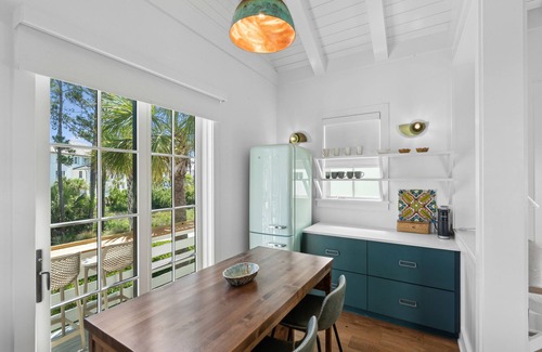 Johns Island Casa | “Eagles Nest” (3035 Southerly Way) 2 person creekside bungalow at Kiawah River ~