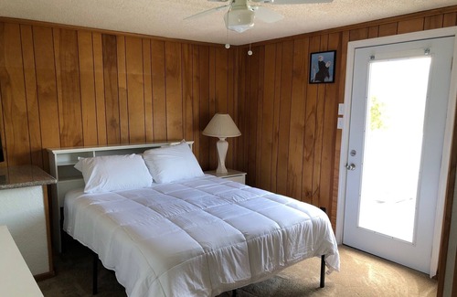 Oakhurst Cabaña | EAGLES NEST - A 2br - 1 Ba Guesthouse 20 minutes from Yosemite National Park. .