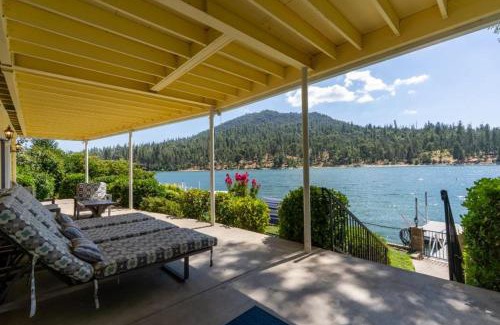 Bass Lake Casa | Eagles Nest at Bass Lake near Yosemite with Boat Dock