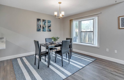 Shalimar Casa | Eagles Nest - Charming Townhome in the heart of Shalimar by RedAwning