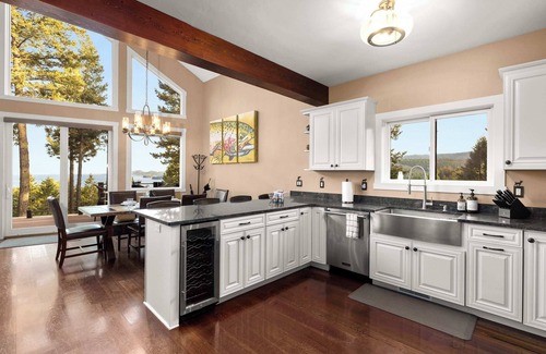 Somers Casa | Eagles Nest - Hot Tub & Lake Views