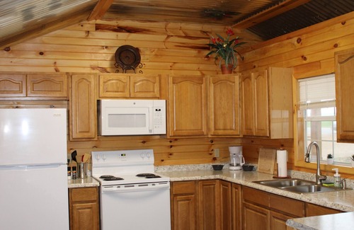 Wynne Cabina | Eagles Nest, Tiny Home at Tiny Acres