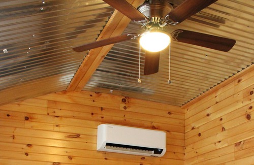 Wynne Cabina | Eagles Nest, Tiny Home at Tiny Acres