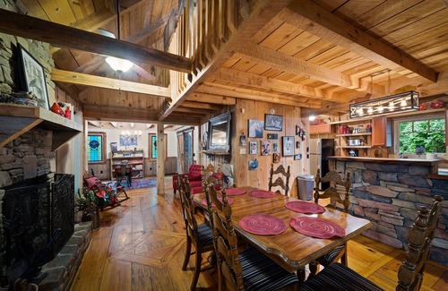 Mentone Cabina | Eagles + Owl's-TWO cabins on the lake-sleeps 16