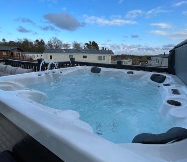 Swarland Apartamento | Eagles View - 2 bed hot tub lodge with free golf, NO BUGGY