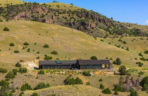 Emigrant Casa | Eagles Wings Mountain House as seen in Condé Nast