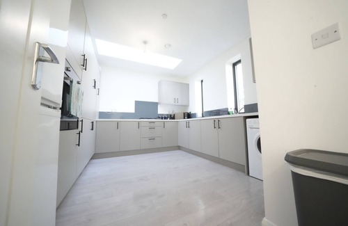 Ealing Casa | Ealing Broadway Great Stay
