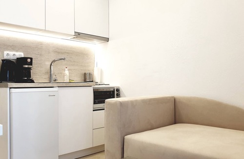 Perea Casa | Eantos Studios and Suites