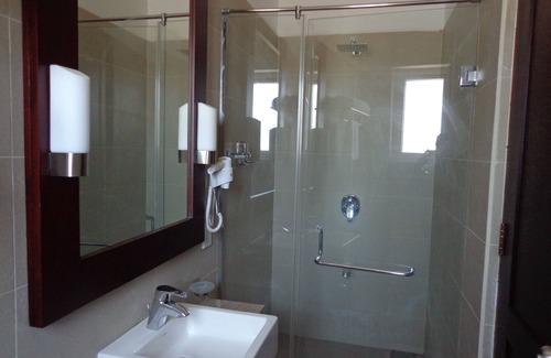 Pasikuda Hotel | Earl’s Red Passikudah
