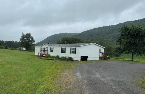 Ellicottville Casa | Early check-in, Late checkout: spacious 4-bedroom 3-bath house in Ellicottville