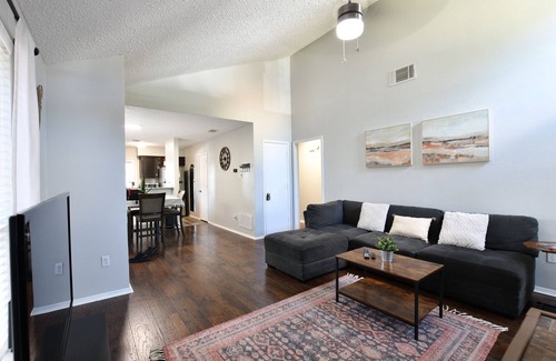 West Arlington Casa | Early Checkin/free breakfast/AT&T Cowboys/pets ok