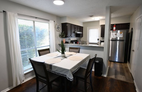 West Arlington Casa | Early Checkin/free breakfast/AT&T Cowboys/pets ok