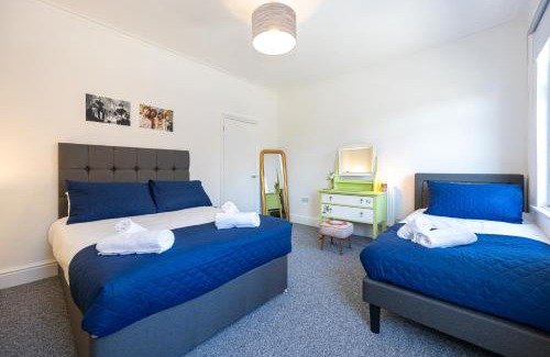 Liverpool Casa | Earp House - Air Host & Stay - Sleeps 7