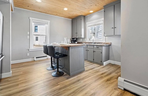 Meredith Casa | Easiest location! Rent a Boat, Attend a Wedding! 2600sqft on Main St Meredith