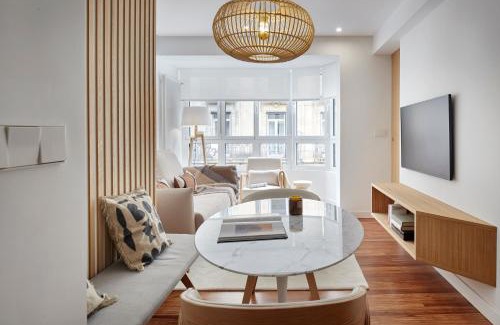 San Sebastian Centro Apartamento | Easo Suite 18 by FeelFree Rentals