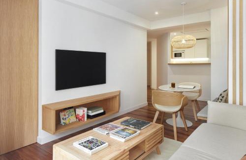 San Sebastian Centro Apartamento | Easo Suite 18 by FeelFree Rentals