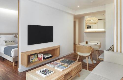 San Sebastian Centro Apartamento | Easo Suite 18 by FeelFree Rentals