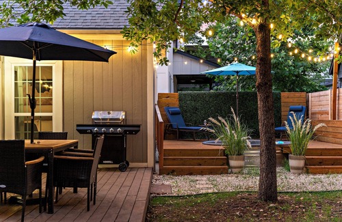 Chestnut Casa | East ATX Bungalow 3 BR/3BA Cowboy Pool, Fire Pit and Grill